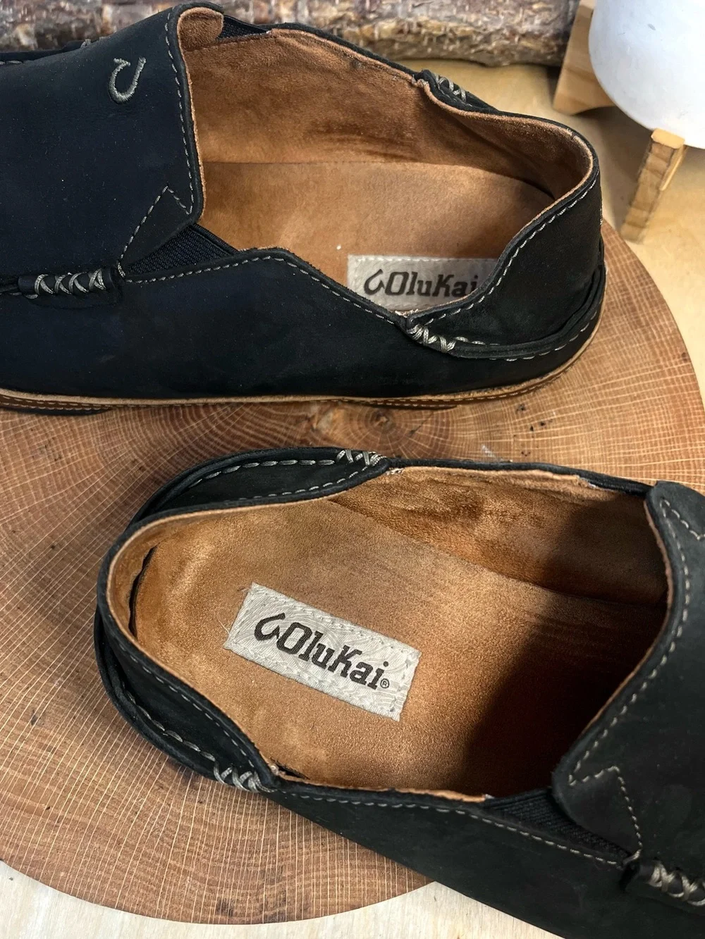 OluKai Moloa Men's Black Leather Slip-On Loafers Drop-In Heel Size 10.5